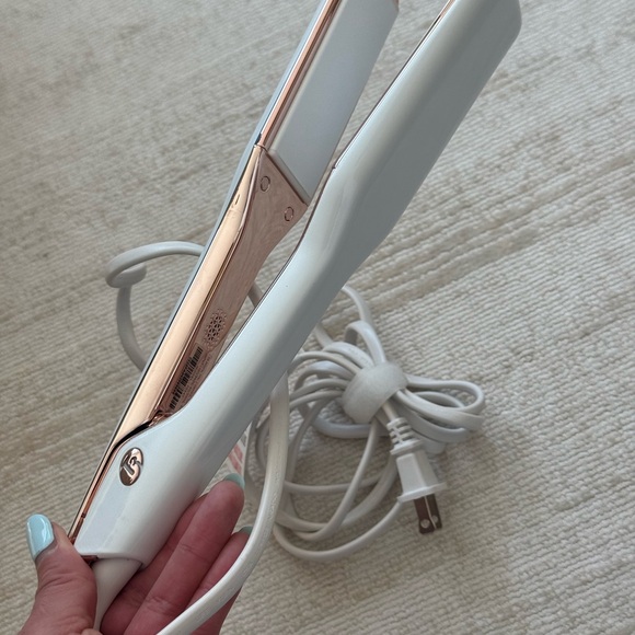 T3 SINGLEPASS X 1.5” new, no box hair straightener - Picture 5 of 7